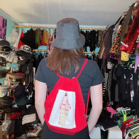 Early 2000s Ice cream backpack - Picture 8 of 11